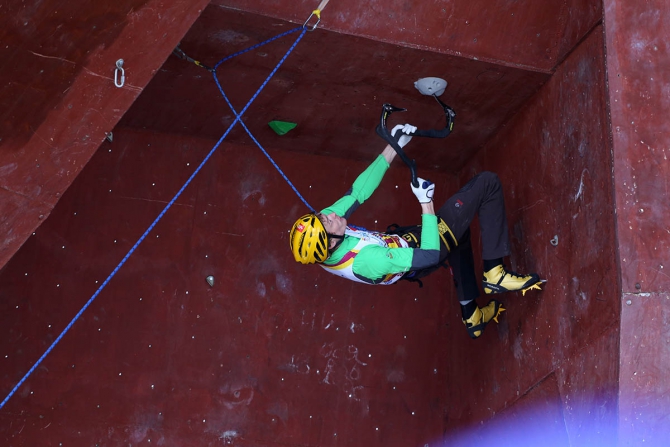 Кубок мира в Уфе. Продолжение темы - интервью (Ледолазание/drytoolling, парк хейонг, надежда галлямова, максим томилов, ice wc, мария толоконина, уфа, россия, uiaa, лед, ледолазание)