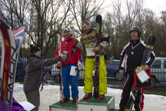 Соревнования по телемарку в Москве (Ски-тур, слалом)