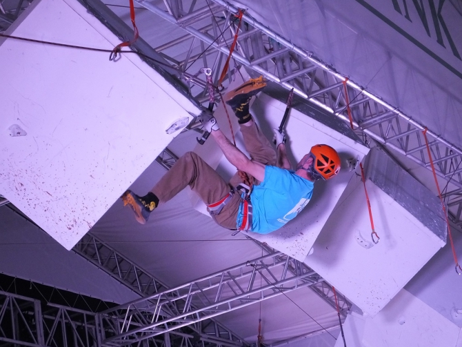 Олимпийская Сосулька. Взгляд изнутри... (Ледолазание/drytoolling, фестиваль ледолазания в сочи)