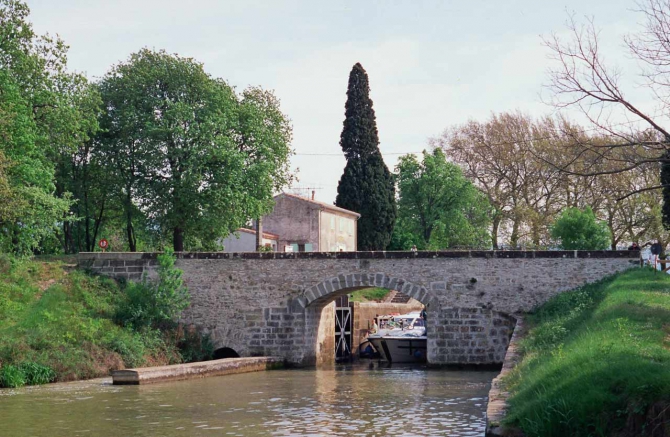 Хочешь увидеть самую глубинку Европы? Пройди её по каналам на древней ладье РУСИЧ! (Вода, сергей синельник, братья синельники, ладья русич)