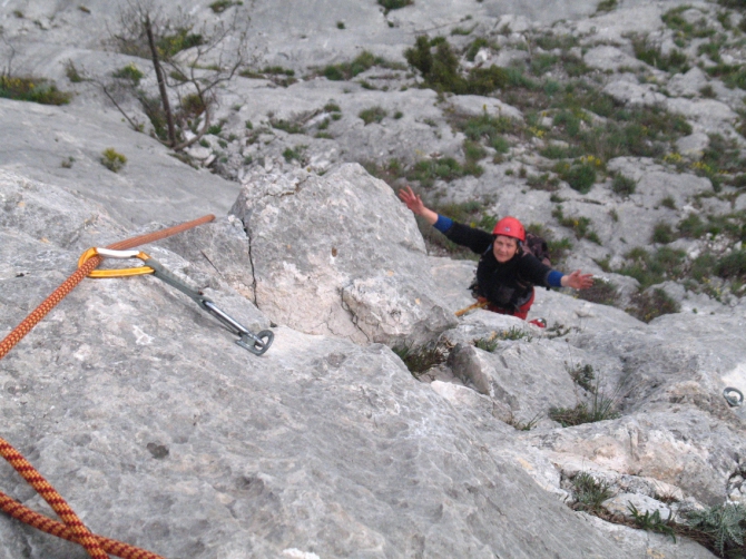 Ехать ли сейчас в Форос на скалы? (Альпинизм, крым, уарч-кая, . чёртова лестница. весна. цветы. скалы.)