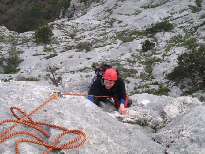 Ехать ли сейчас в Форос на скалы? (Альпинизм, крым, уарч-кая, . чёртова лестница. весна. цветы. скалы.)