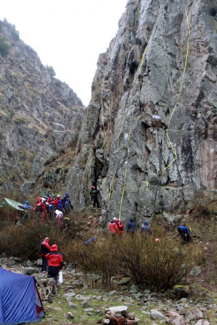 В окрестностях Бишкека в минувшие выходные проведены соревнования по драйтулингу (Скайраннинг)