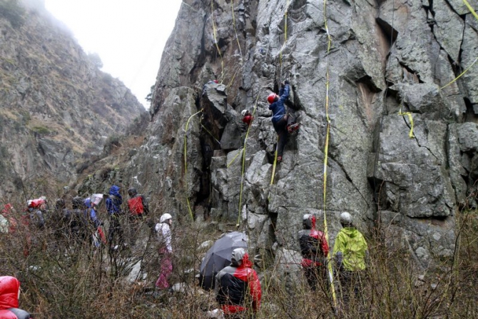 В окрестностях Бишкека в минувшие выходные проведены соревнования по драйтулингу (Скайраннинг)