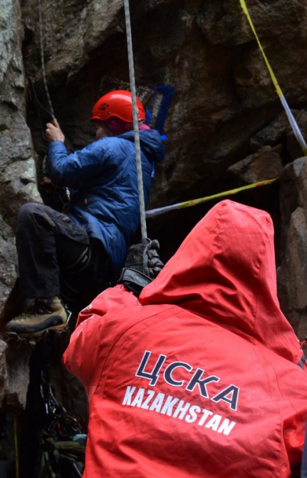В окрестностях Бишкека в минувшие выходные проведены соревнования по драйтулингу (Скайраннинг)