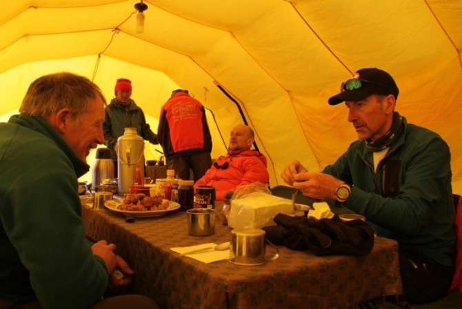 Из хроники экспедиции Клуба 7 Вершин на Эверест 2014 года (Альпинизм, тибет, гималаи, шерпы, абрамов, клуб 7 вершин)