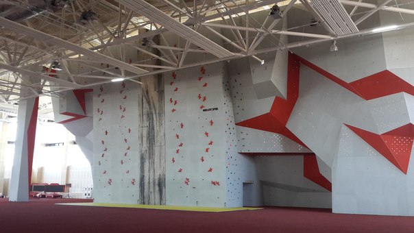 1300 квадратных метров, у кого больше? Открылся манеж в Тюмени! (Скалолазание)