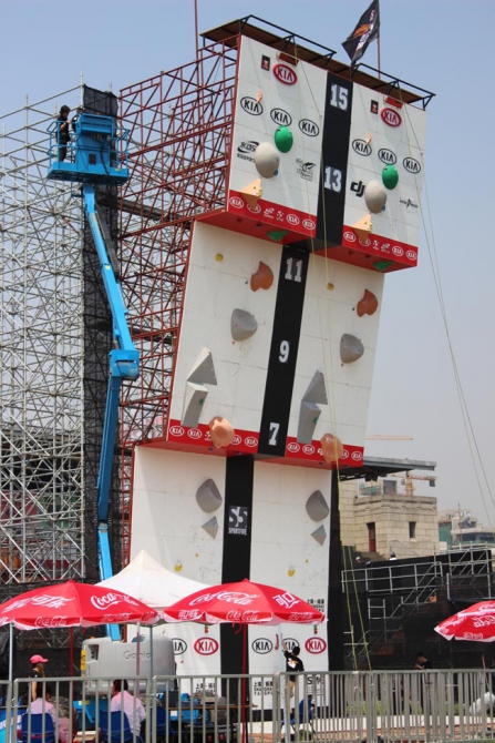 Сергей Синицын: бегали боулдеринг на скорость! (Скалолазание, шанхай, алина гайдамакина, скалолазание, китай, тамара кузнецова, kia world extreme games)