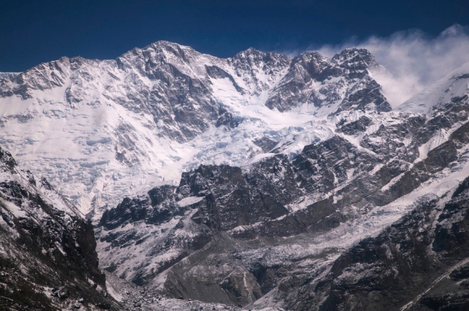 Лавина на Западной Канченджанге: трое пропали без вести (Альпинизм, канченджанга)