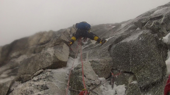 Тамсерку, юго-западная стена, знакомство с красавицей (Альпинизм, лончинский, гуков, thamserku, strongart.ru, рэк)