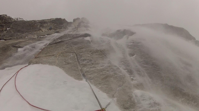Тамсерку, юго-западная стена, знакомство с красавицей (Альпинизм, лончинский, гуков, thamserku, strongart.ru, рэк)