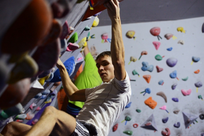 Болдер-фест для новичков и любителей "Свежая кровь". 31 мая, Челябинск, скалодром Искра. (Скалолазание, скалолазание, боулдеринг)