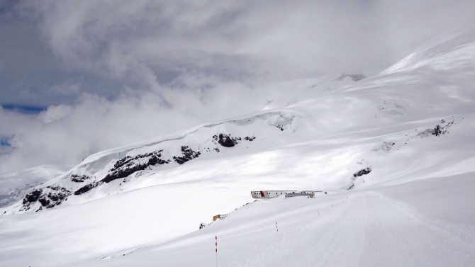 Leaprus - не роскошь, а место проживания на Эльбрусе (Скайраннинг, альпинизм, бочки, скайраннинг, горный туризм, восхождения)