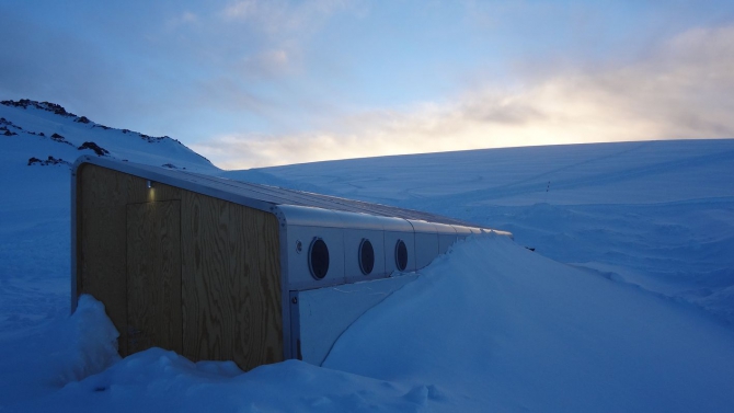 Leaprus - не роскошь, а место проживания на Эльбрусе (Скайраннинг, альпинизм, бочки, скайраннинг, горный туризм, восхождения)