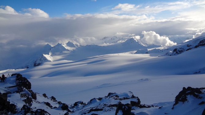 Leaprus - не роскошь, а место проживания на Эльбрусе (Скайраннинг, альпинизм, бочки, скайраннинг, горный туризм, восхождения)