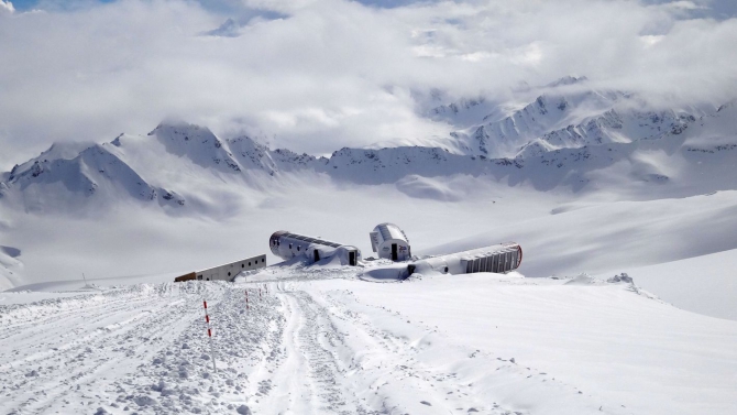 Leaprus - не роскошь, а место проживания на Эльбрусе (Скайраннинг, альпинизм, бочки, скайраннинг, горный туризм, восхождения)