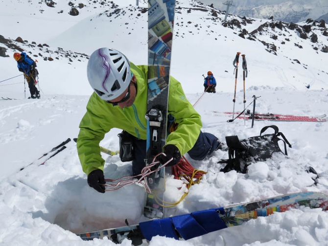 Альп-курс для лыжных гидов / Школа Гидов, Терскол (фоторепорт, Бэккантри/Фрирайд, таня вилимович, миша гринев, rmga, ifmga, кирилл анисимов, алекс кузмицкий, гиды, приэльбрусье, скитур, эльбрус)