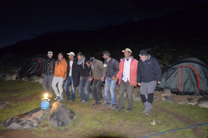 Восхождение на Арарат 9 – 17 июля 2012 года (Альпинизм, пермит на арарат, ноев ковчег, остров ахтамар, руины ани, дворец исхак-паши)