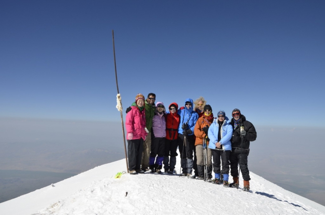 Восхождение на Арарат 9 – 17 июля 2012 года (Альпинизм, пермит на арарат, ноев ковчег, остров ахтамар, руины ани, дворец исхак-паши)