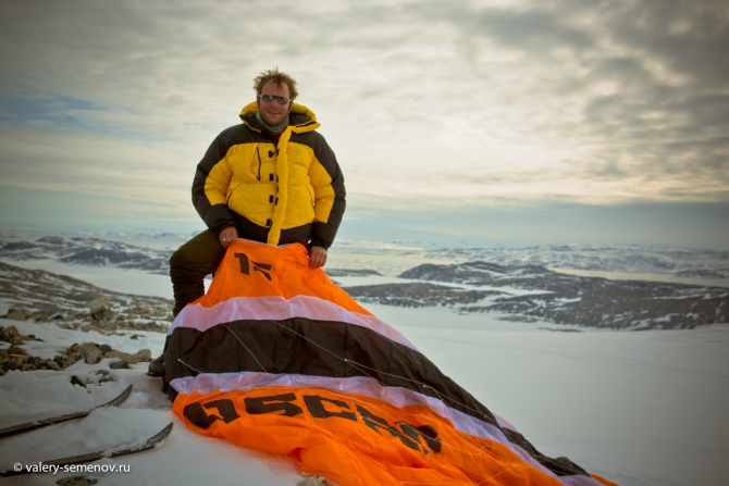 Отчёт о кайт-лыжном походе по Гренландии, совершавшийся группой туристов МАИ весной 2014 года. (Альпинизм, семенов в., чижик д., тимошенов а., издательство самовар, «лаборатория микроприборов», relieff, sub food, skycountry, valery-semenov.ru, нпф баск, турклуб маи, гренландия, экспедиция)