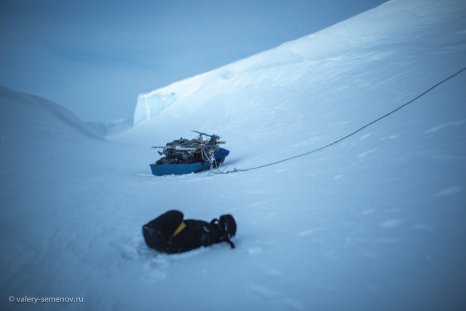 Отчёт о кайт-лыжном походе по Гренландии, совершавшийся группой туристов МАИ весной 2014 года. (Альпинизм, семенов в., чижик д., тимошенов а., издательство самовар, «лаборатория микроприборов», relieff, sub food, skycountry, valery-semenov.ru, нпф баск, турклуб маи, гренландия, экспедиция)