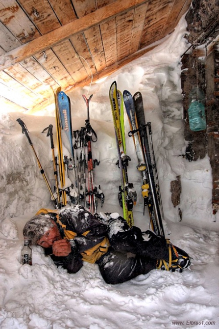 Эльбрус и люди на него идущие... (Альпинизм, кавказ)