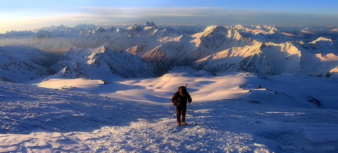 Эльбрус и люди на него идущие... (Альпинизм, кавказ)