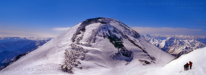 Эльбрус и люди на него идущие... (Альпинизм, кавказ)