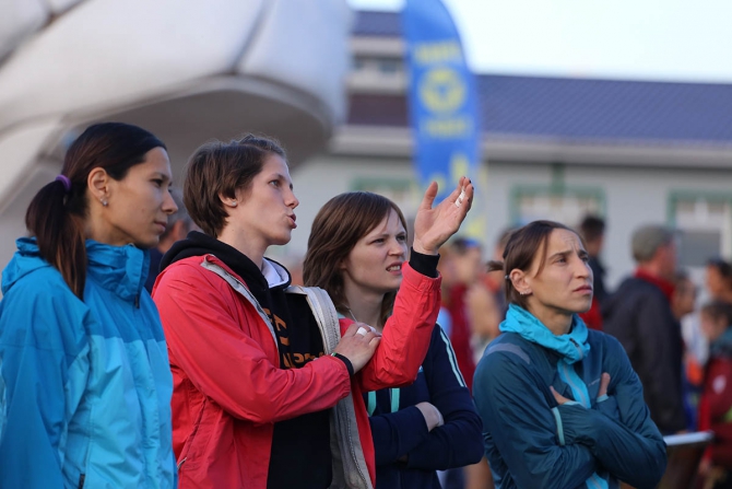 Немного солнца на холодных "скалах"... (Скалолазание, боулдеринг, москва, чемпионат россии, дмитрий шарафутдинов, татьяна шемулинкина, орехово-борисово)