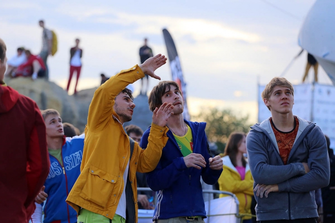 Немного солнца на холодных "скалах"... (Скалолазание, боулдеринг, москва, чемпионат россии, дмитрий шарафутдинов, татьяна шемулинкина, орехово-борисово)