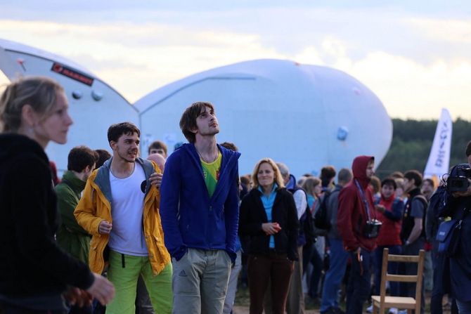 Немного солнца на холодных "скалах"... (Скалолазание, боулдеринг, москва, чемпионат россии, дмитрий шарафутдинов, татьяна шемулинкина, орехово-борисово)