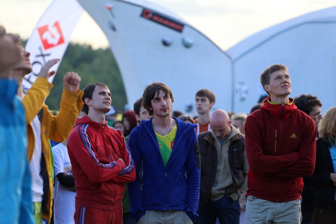 Немного солнца на холодных "скалах"... (Скалолазание, боулдеринг, москва, чемпионат россии, дмитрий шарафутдинов, татьяна шемулинкина, орехово-борисово)