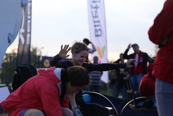Немного солнца на холодных "скалах"... (Скалолазание, боулдеринг, москва, чемпионат россии, дмитрий шарафутдинов, татьяна шемулинкина, орехово-борисово)