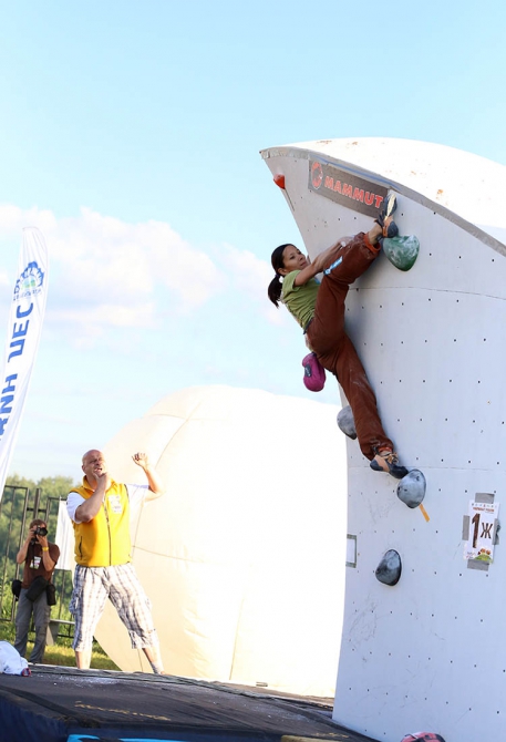 Немного солнца на холодных "скалах"... (Скалолазание, боулдеринг, москва, чемпионат россии, дмитрий шарафутдинов, татьяна шемулинкина, орехово-борисово)