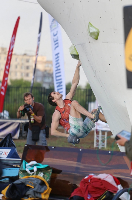 Немного солнца на холодных "скалах"... (Скалолазание, боулдеринг, москва, чемпионат россии, дмитрий шарафутдинов, татьяна шемулинкина, орехово-борисово)