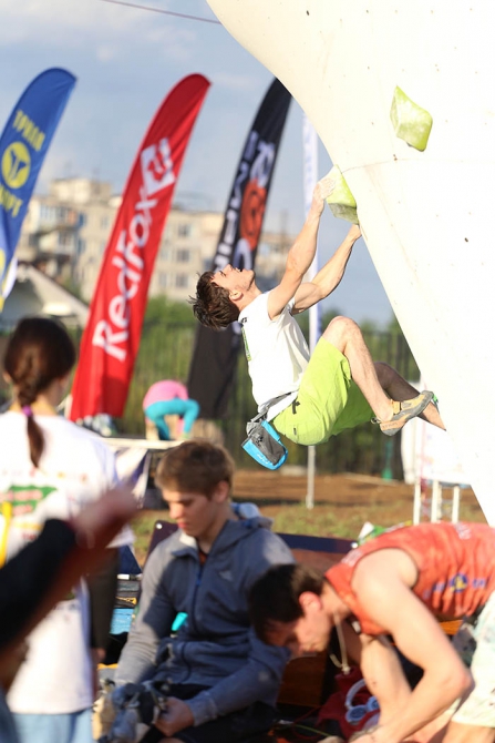 Немного солнца на холодных "скалах"... (Скалолазание, боулдеринг, москва, чемпионат россии, дмитрий шарафутдинов, татьяна шемулинкина, орехово-борисово)