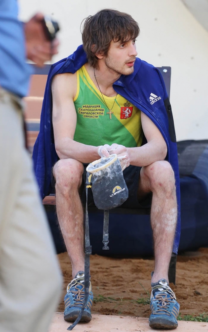 Немного солнца на холодных "скалах"... (Скалолазание, боулдеринг, москва, чемпионат россии, дмитрий шарафутдинов, татьяна шемулинкина, орехово-борисово)