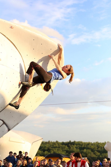 Немного солнца на холодных "скалах"... (Скалолазание, боулдеринг, москва, чемпионат россии, дмитрий шарафутдинов, татьяна шемулинкина, орехово-борисово)