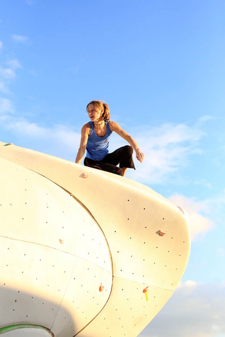 Немного солнца на холодных "скалах"... (Скалолазание, боулдеринг, москва, чемпионат россии, дмитрий шарафутдинов, татьяна шемулинкина, орехово-борисово)