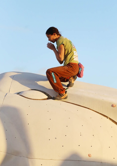 Немного солнца на холодных "скалах"... (Скалолазание, боулдеринг, москва, чемпионат россии, дмитрий шарафутдинов, татьяна шемулинкина, орехово-борисово)