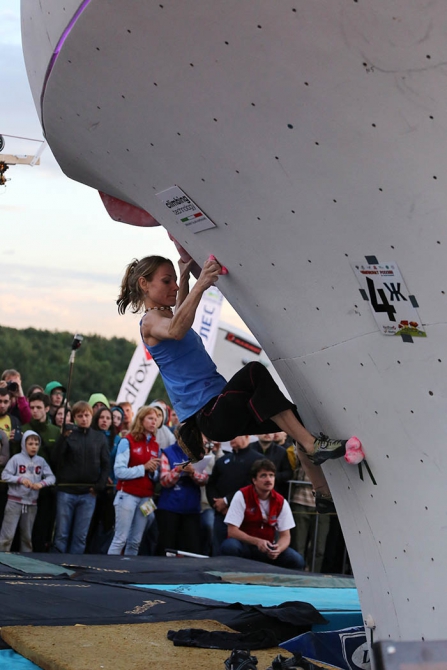 Немного солнца на холодных "скалах"... (Скалолазание, боулдеринг, москва, чемпионат россии, дмитрий шарафутдинов, татьяна шемулинкина, орехово-борисово)