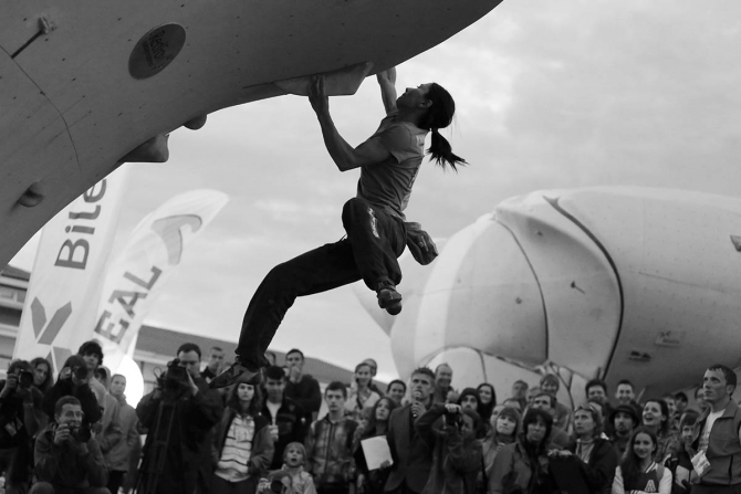 Немного солнца на холодных "скалах"... (Скалолазание, боулдеринг, москва, чемпионат россии, дмитрий шарафутдинов, татьяна шемулинкина, орехово-борисово)