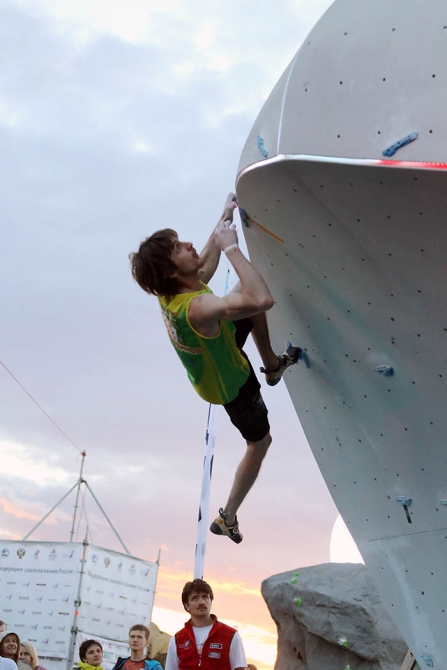 Немного солнца на холодных "скалах"... (Скалолазание, боулдеринг, москва, чемпионат россии, дмитрий шарафутдинов, татьяна шемулинкина, орехово-борисово)