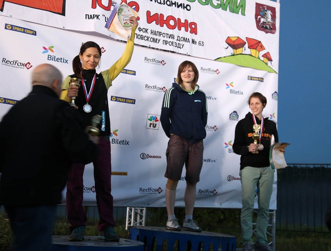 Немного солнца на холодных "скалах"... (Скалолазание, боулдеринг, москва, чемпионат россии, дмитрий шарафутдинов, татьяна шемулинкина, орехово-борисово)