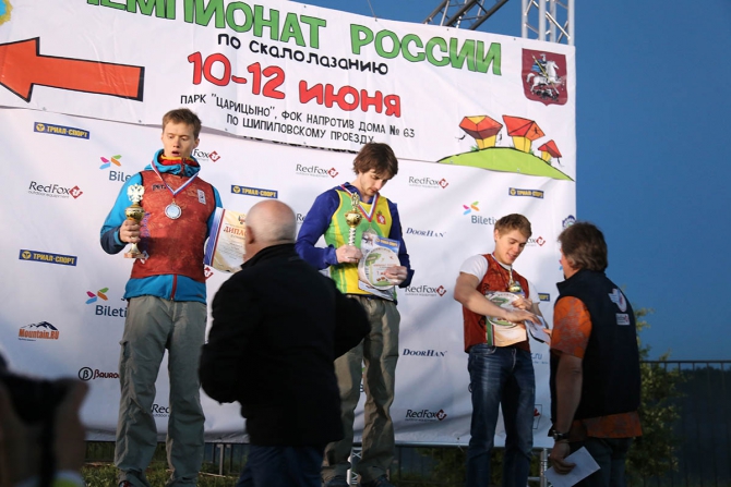 Немного солнца на холодных "скалах"... (Скалолазание, боулдеринг, москва, чемпионат россии, дмитрий шарафутдинов, татьяна шемулинкина, орехово-борисово)