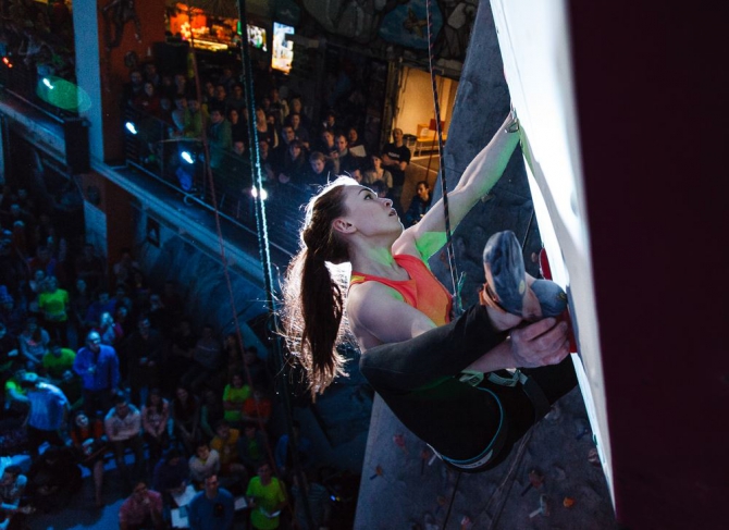 Динара Фахритдинова. Между стартами. Почти короткой строкой... (Скалолазание, скалолазание, интервью, трудность)