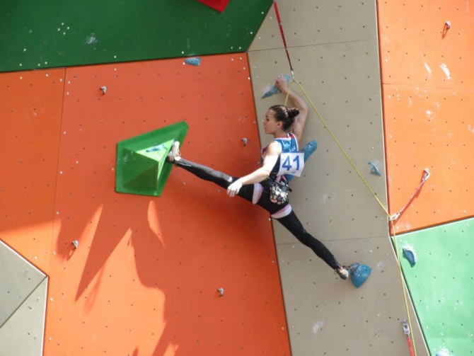 Динара Фахритдинова. Между стартами. Почти короткой строкой... (Скалолазание, скалолазание, интервью, трудность)