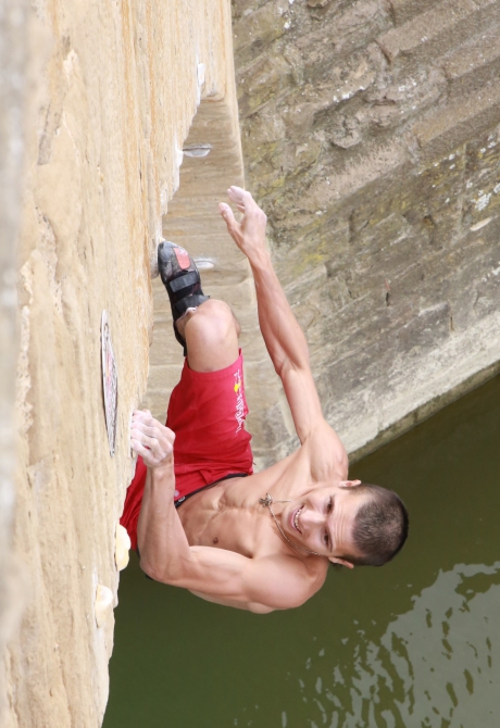 Red Bull Creepers! Скалолазные монстры в стране Басков. (Скалолазание)