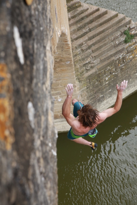 Red Bull Creepers! Скалолазные монстры в стране Басков. (Скалолазание)