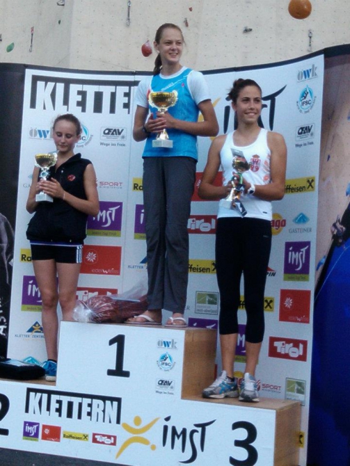 Лапшина – бронзовая призерка этапа молодежного Кубка Европы во Франции! (Скалолазание, молодежный кубок европы, анна марголина, дмитрий сеньков, сергей быдтаев, л'аржентьер, даниил корниецкий, боулдеринг, дана гилемханова, дарья малышева, франция, николай мичуров, евгения лапшина, скалолазание)